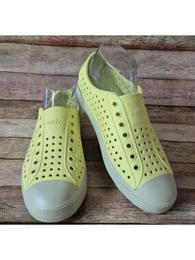 Native Jefferson Bright Yellow Slip On Rubber Shoes Mens 6 Womens 8 Pre-owned